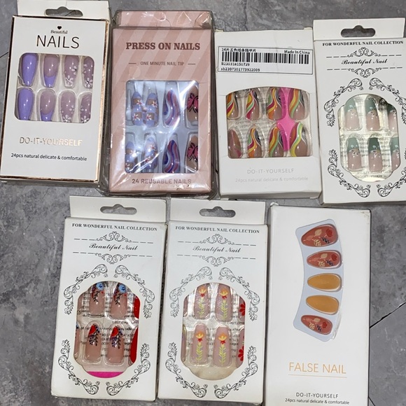 Press-on nails set bundle short floral design butterfly pedicure nail salon - Picture 1 of 4